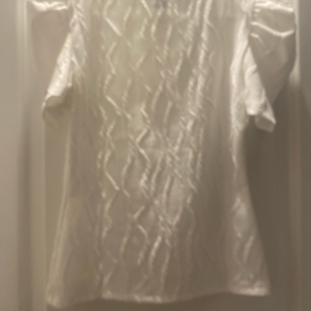 White Shein Textured Women's Top Size S-4 - Picture 3 of 10